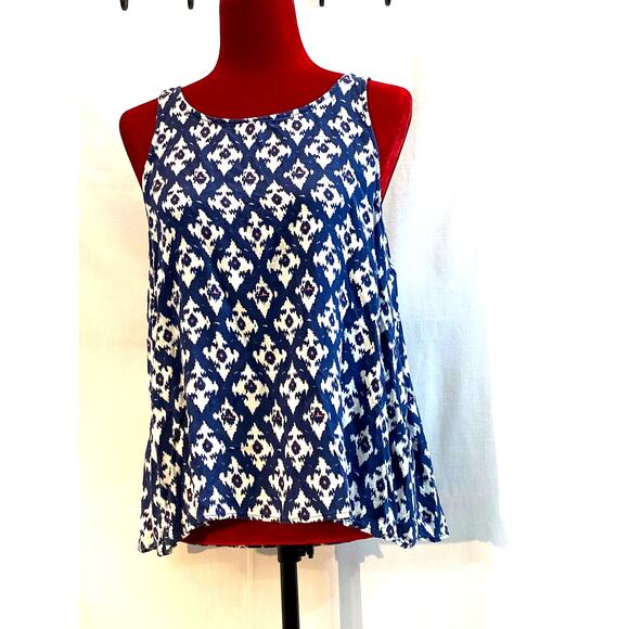Abercrombie & Fitch Tops - Women’s large Abercrombie & Fitch sleeveless summer print sleeveless top